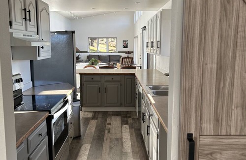 Bozeman House | DISCOUNTED RATES! Private home in Bridger Canyon!