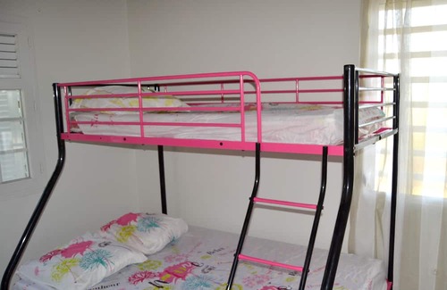Saint-Pierre House | Homerez - House 5 km away from the beach for 7 ppl. with garden at Saint-Pierre