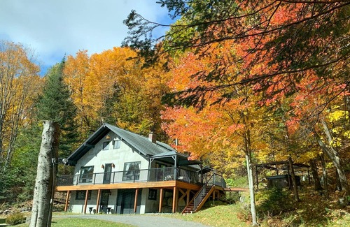 Les Pays-d'en-Haut Regional County Municipality Ski Chalet | 4 Br Luxury St-Sauveur Chalet & Pool, Swim Spa, fireplace, close to Ski resort