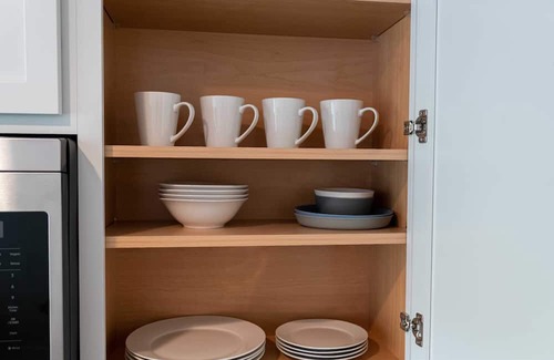 Bellaire Apartment | Walk to Short's Bellaire Studio