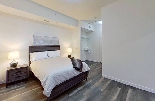 Hinton Apartment | Private 2 Bed Apartment at Creekstone