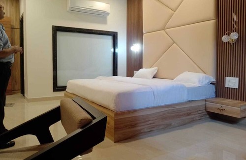 Udaipur Villa | The Udaipur Luxurious Villa With Private Swimming Pool and Graden