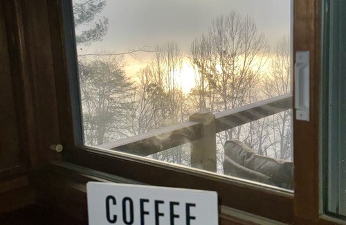 Santeetlah Ski Chalet | Cozy mountain lake view retreat. Great place to begin your Smoky Mntn Excursions