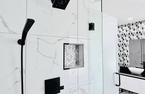 Imperial Golf Estates House | Masters Modern Art House—Heated Pool & Game Room