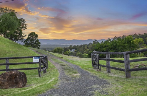 Mount View Cabin | Picturesque and peaceful haven with the best views in Hunter Valley