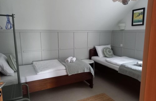 Csopak Apartment | NEONCsopak at lake Balaton perfectly located for hiking-swimming,-wining-dining