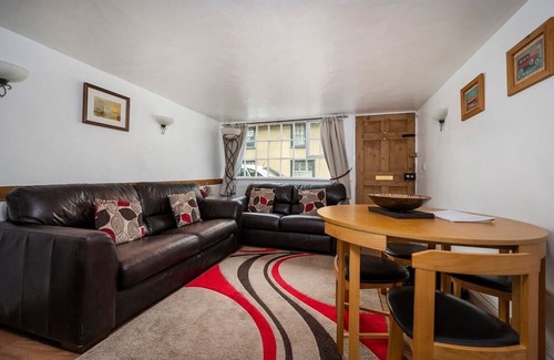 Ixworth House | Wits End Cottage, Ixworth