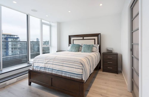 Gastown Apartment | NY Style Penthouse with Private Hot Tub
