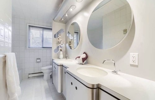 Etobicoke House | Home in prettiest neighborhood Etobicoke, close to airport