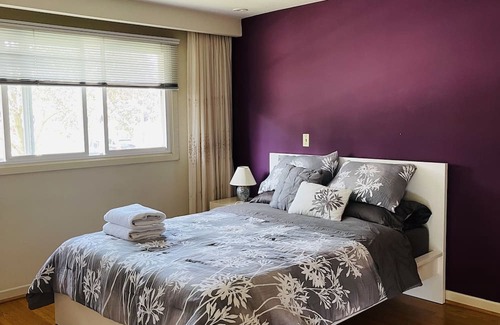 Etobicoke House | Home in prettiest neighborhood Etobicoke, close to airport