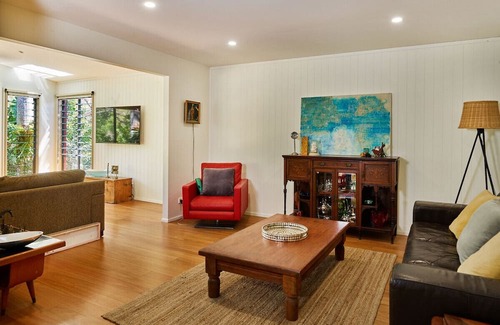 Reedy Creek House | Set Amongst the Trees Only Minutes to the Largest Shopping Center on the Gold Coast