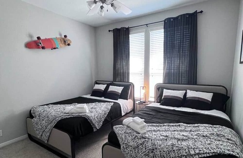 North Loop House | New Listing! 3/2 Centrally located Close to DT!