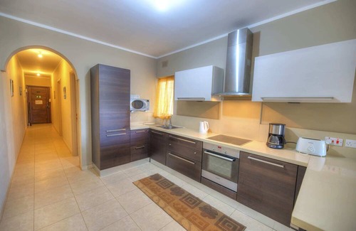 Qala Apartment | Apartment With Pool-hosted by Sweetstay