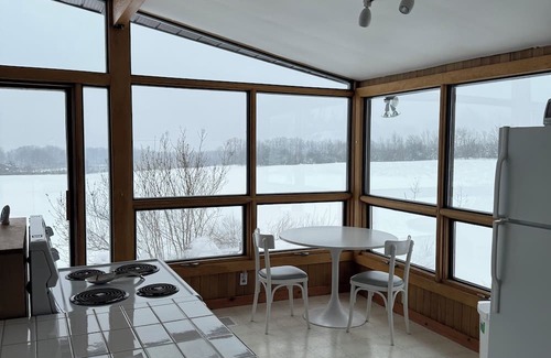 The Blue Mountains Cottage | Hill House: Cozy rural cottage with scenic views