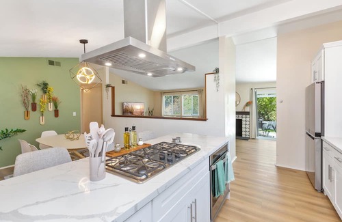 Serra Mesa House | <15 min to Beaches, Downtown, more! Modern Getaway