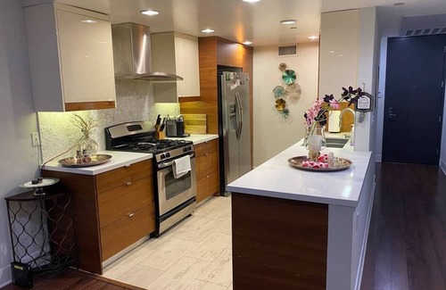 Downtown Condo | Glendale Americana 2 Bedroom 2 Bathroom Condo