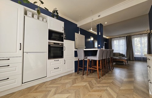 Troyes Apartment | La Maison V.H. - Le 1904