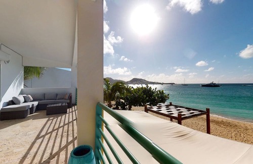 Simpson Bay Condo | Lovely 3 Bedroom Beachfront Condo located at Coco's Beach Club!