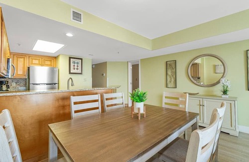 Myrtle Beach Condo | Breathtaking Oceanfront Suite at Grand Cayman