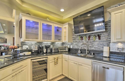 Chico House | Chic Paradise Home w/Terrace: 13 Mi to Wineries!