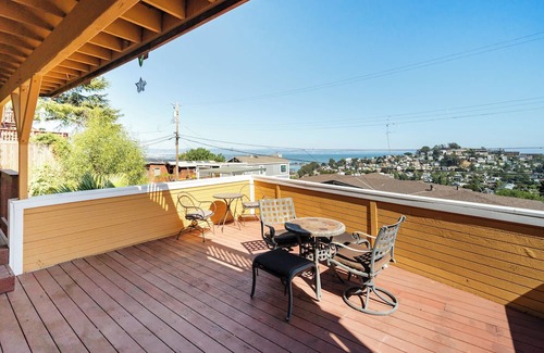 Uptown Brisbane Apartment | Unbelievable San Francisco Bella Vista Views - 3 bedroom house in Brisbane