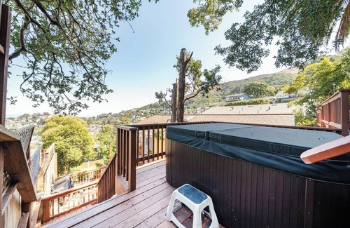 Uptown Brisbane Apartment | Unbelievable San Francisco Bella Vista Views - 3 bedroom house in Brisbane