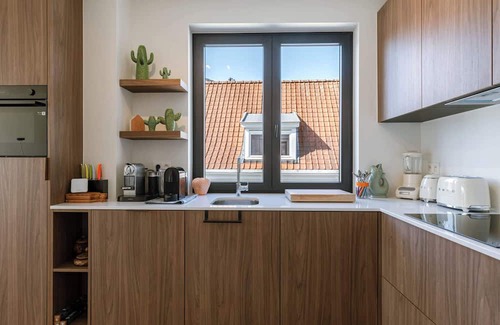 Ghent City Centre Apartment | The Sassy Summit - Chic Comfort, Views & Good Vibe