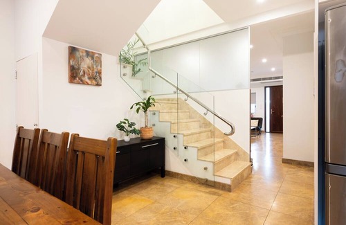 Eastlakes House | Spacious Luxury Home nr SYD Airport, CBD & Beaches