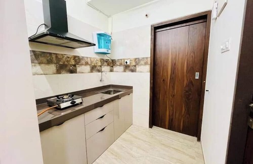 Kandivali East Apartment | Executive 1BHK Suite | Near Link Road