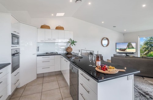 Peregian Beach Apartment | 'Pandandus Rise' 1/9 Avocet Parade