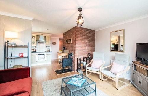 East Lewiston House | Stunning private villa for 6 people with TV, patio and panoramic view