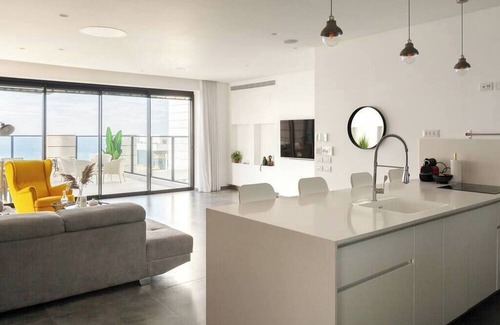 Bat Yam Apartment | Oַ&O Group- Luxury Penthouse Jacuzzi Sea 36 Floor