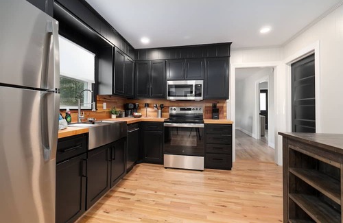 Henry Cottage | Driftwood Cottage- Smith River Fly Fishing retreat