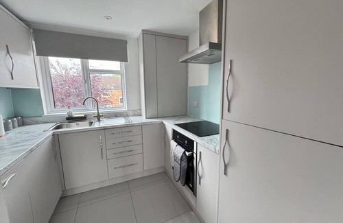 Northolt Mandeville Apartment | Beautifully Styled 2BR with Free Parking Northolt
