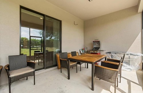 Lake Wales House | Family-Friendly 3BR Getaway Hot Tub Game Room Fun