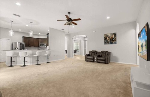 Lake Wales House | Family-Friendly 3BR Getaway Hot Tub Game Room Fun