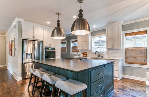 Norman House | Spacious 5-bedroom house in Norman. Walk to campus!
