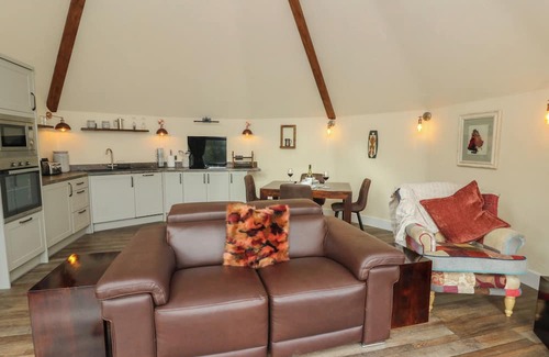 Cribyn Cottage | TY CRWN, pet friendly, luxury holiday cottage in Lampeter