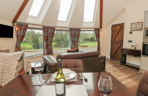 Cribyn Cottage | TY CRWN, pet friendly, luxury holiday cottage in Lampeter