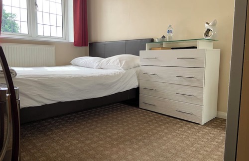 George Green Hotel | Bianca's House Hotel Heasthrow Airport
