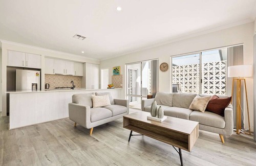 Canning Vale House | Quenda Villa Summary:
