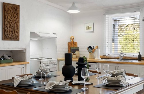 Lenswood House | Orchard Cottage—A Leafy Peaceful Retreat with Spa