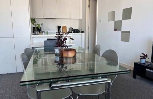 Birmingham City Centre Apartment | City Skyline Stay in Iconic Rotunda, 2B2B Apt