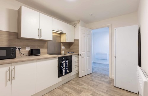 Whitehaven Apartment | Fabulous 1 Bed Harbour-side Apartment with Balcony