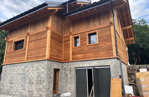 Valloire Ski Chalet | Chalet 'L'Orée' with Mountain View, Private Garden and Wi-Fi