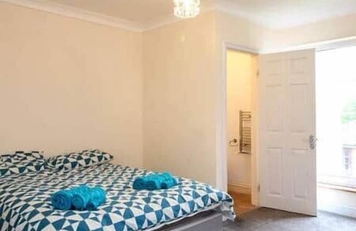 Shirley House | Darwin road guest house room 5