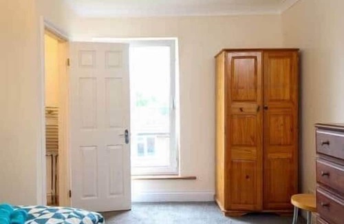Shirley House | Darwin road guest house room 5