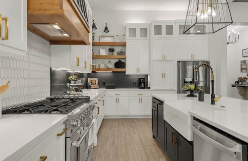 Wellborn House | Quiet home, just outside city limits!