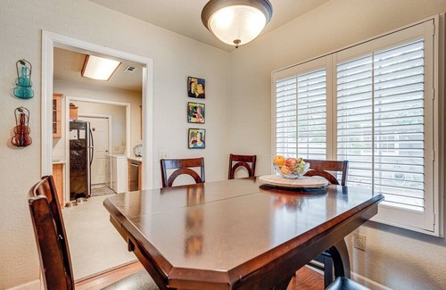 Stockton House | Walkable Miracle Mile Retreat w/ Peaceful Patio