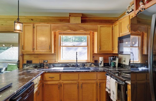 Louisburg Cabin | Unplug & Unwind! Country Cabin in Louisburg
